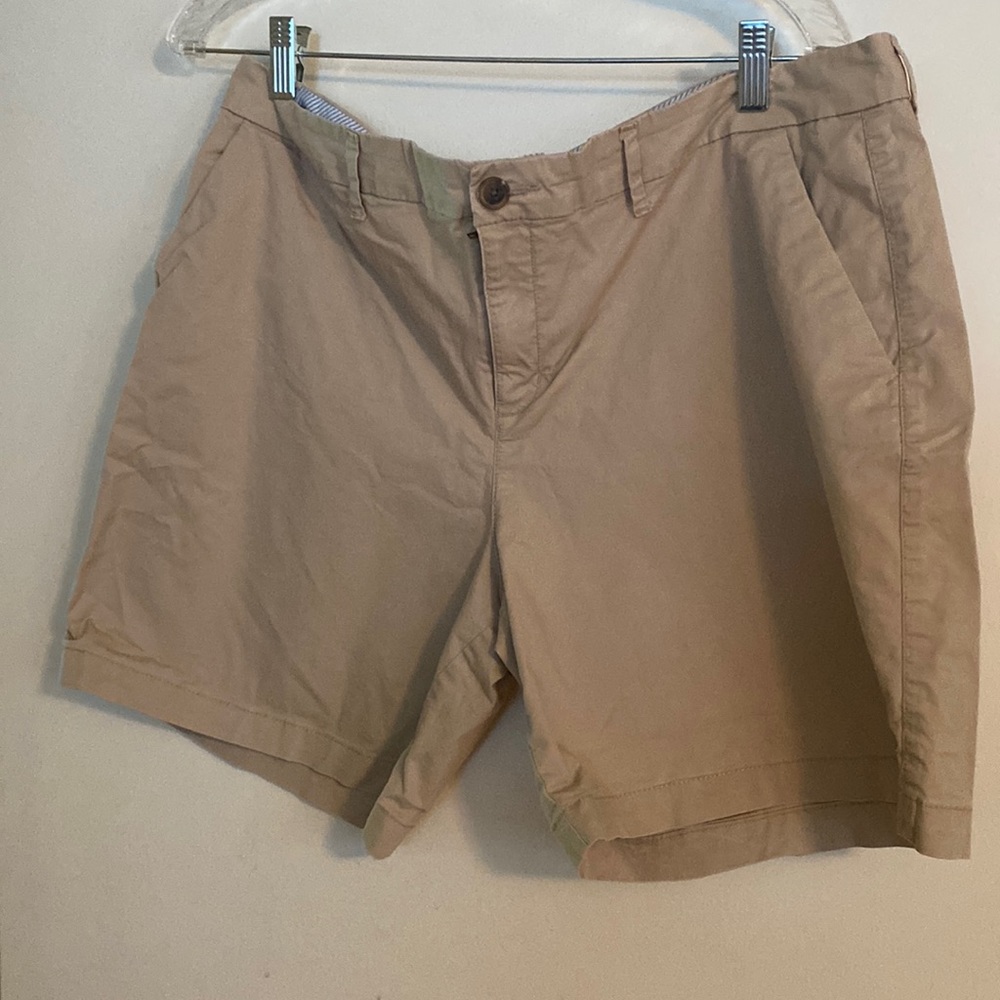 Old navy khaki shorts size 16